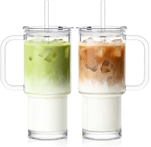 INSETLAN Vaso de vidrio transparente de 760 ml con tapas y popotes, paquete de 2 tazas grandes de café helado con asa, taza de vidrio moderna para bebidas frías y calientes, taza de viaje estética