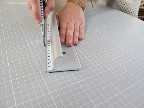 Profi-Sicherheitslineal, 55cm - Schneidelineal mit Griff, Alu Lineal mit Stahlkante, Sicherheitslineal mit Antirutschbeschichtung