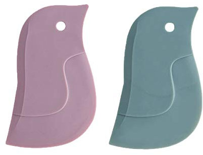 LODDEYEE 2pcs Penguin Shape Baking Tool Soft Cleaning Blade Scraper Oil Dish Plate Scraping Dirty Stains Cleaning Wiping Board Kitchen Accessories 11x7 cm, Random Color