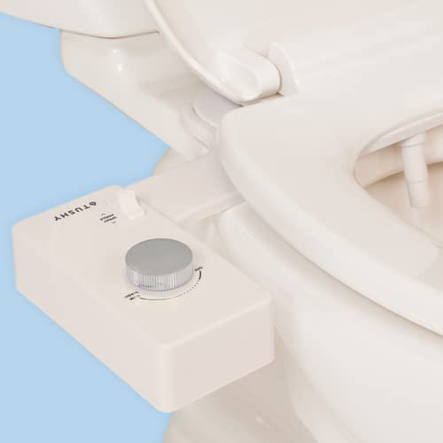 TUSHY Klassischer 3.0-Bidet-Sitzaufsatz – ein nicht-elektrischer selbstreinigender Wassersprüher mit verstellbarer Wasserdruckdüse, Winkelsteuerung und einfacher Installation zu Hause (Biscuit/Platin)