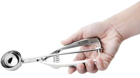 Vogue Stainless Steel Portioner Spoon Size 40 - Ideal for Ice cream, Potato J095 | Accurately serves mashed potato, ice cream, and purées to ensure consistent portion control in busy commercial kitchens.