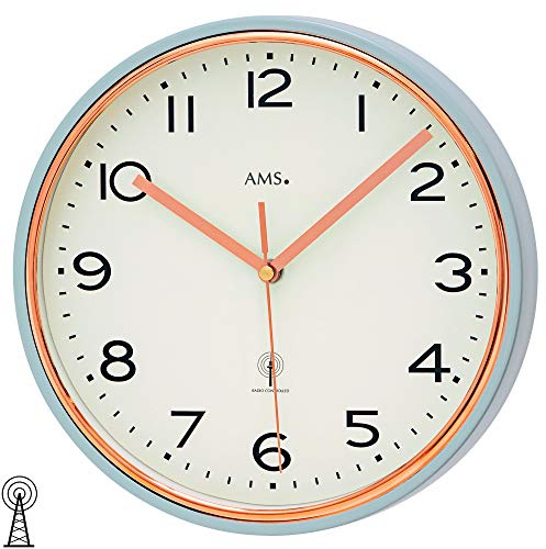 AMS 5509 Wanduhr Rund mit Weißem Zifferblatt und Arabischen Ziffern, Metallgehäuse mit Goldenem Zierring, 25 cm Durchmesser