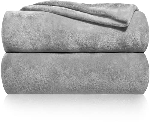 Gräfenstayn® Kuscheldecke flauschig & super weich - hochwertige Fleecedecke auch als Wohndecke, Tagesdecke, Sofadecke & Wohnzimmer geeignet - Überwurf Decke Sofa & Couch (Grau, 240x220 cm)
