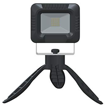 Müller-Licht Bill 20 W LED Akku-Baustrahler inkl. Dreibein, optimale Helligkeit (6500K), IP44 geschützt, 1400lm, Akkulaufzeit 3,5h, für Baustelle, Werkstatt, Garage, Camping, 120cm Zuleitung, schwarz