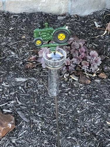 Pluviometro per trattore e paletto da giardino