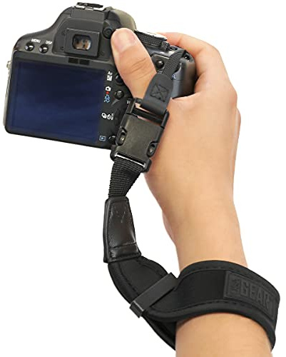 USA Gear Kamera-Handgelenkriemen - Neopren-Kameragurt mit komfortablem Halt und Schnellverschlussschnallen - Kompatibel mit Canon, Fujifilm, Sony und weiteren spiegellosen Kamera-Handriemen (Schwarz)