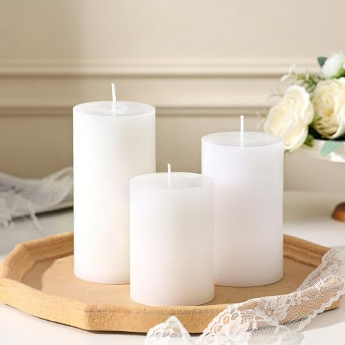 Glatt Stumpenkerzen Weiß – Set mit 3 handgegossene duftneutrale Kerzen, rauchfreie Dekokerzen für zu Hause, 3er-Set in verschiedenen Größen (7 x 9 cm, 12,5 cm, 15 cm)