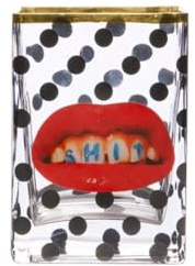 Glass Vase SHIT by Seletti e Toiletpaper small | Vaso in Vetro Seletti Toiletpaper – Design Iconico e IrreverenteIl vaso in vetro Seletti Toiletpaper porta nella decorazione