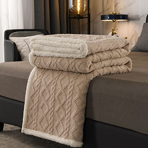 OLDBIAO Kuscheldecke Flauschig Sofaüberwurf 200 x 230 cm Hellkamel Weiß, weich & warm Wohndecke als Sofa Couchdecke Bettüberwurf Decke, Plüsch Dicke Decke für den Winter