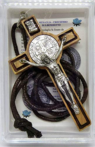 GTBITALY 10.026.90 LACSCA Croce San Benedetto in Legno di ulivo con Collana Laccio 8 cm Rettangolare con Riga con Scatola Regalo e Preghiera in Italiano