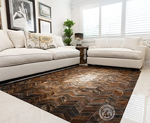 Sunshine Cowhides 100% Genuine Patchwork Cowhide Rug - Brindle Degrade Tricolor Chevron Design, Modern Animal Hide Rugs for Living Room, Office or Kitchen Area - Indoor Carpet - Large (6 x 8 Ft.)
