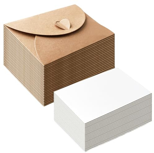 50er Set Mini Briefumschläge Kraftpapier mit Blanko Karten - Kleine Kuverts mit Herzverschluss für Geschenkkarten, Hochzeit, Geburtstag & DIY Dankeskarten - Vintage Braun & Weiß (B)