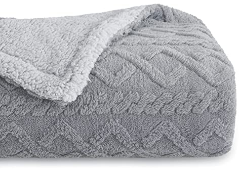 BEDSURE Kuscheldecke Decke Sofa Strickdecke - Wohndecken kuscheldecken 150x200, Sofadecke Doppelgesicht Extra Weich, Flauschig Wohnzimmer, Wolldecke Grau, Couchdecke Sofa überwurfdecke