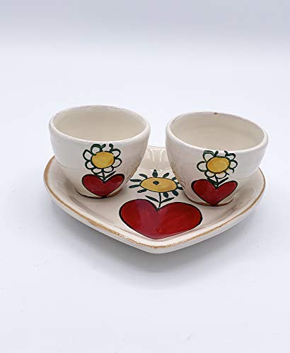 amarcord Set Caffè Vassoio a forma di cuore con due tazzine in ceramica fatto e dipinto a mano con cuori e margherite