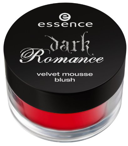 Essence Dark Romance Velvet Mousse Blush Nr. 01 Painted Love Farbe: Rot Inhalt: 14ml Mousse Rouge verleiht neue Frische im Gesicht und bringt Kontur ins Gesicht.
