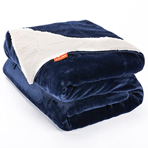 Sweetnight Kuscheldecke Microfaser Doppelseitig super weich Warm Decke Sofadecke Fleecedecke für Innen- und Außenbereich Couchdecke wohndecke 230 x 270 cm Dunkelblau