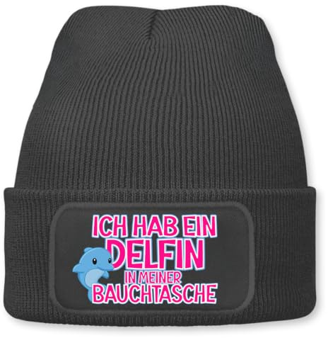Delfin in meiner Bauchtasche – lustige Wintermütze | Beanie für Damen & Herren, warm, elastisch & Unisex, Strickmütze mit Patch & Druck, perfekt für Après-Ski, Weihnachtsmarkt & Fasching