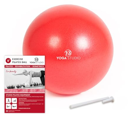 Yoga Studio Palla morbida per esercizi di pilates, con impugnatura antiscivolo, palla da yoga per forza, resistenza, concentrazione (22,9 cm, rosso)