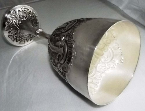 Antik 2000 Sehr Schöner Weinbecher Weinkelch Versilbert mit Reliefs Groß Höhe 23 cm Durchmesser 10 cm Kapazität für Festliche Tischdekoration