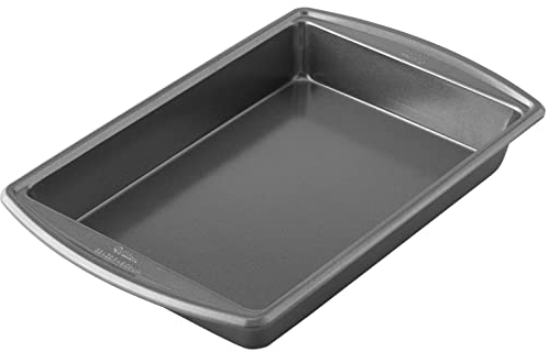 Wilton Platinum Premium Non-Stick Anti-Warp Bakeware, Made Without PFAs, Oblong Baking Pan for Casseroles, Lasagna, Cakes, 13 x 9 x 2 in, Packaging May Vary