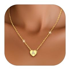 GoldChic Colgante Letra A Oro Collar Mujer Corazon con Circonitas Pequeños Gargantilla Dorada Cadena de Acero Inoxidable Fino 1,4mm Ancho Joyas para Mujeres Esposa Novia Madre Amiga