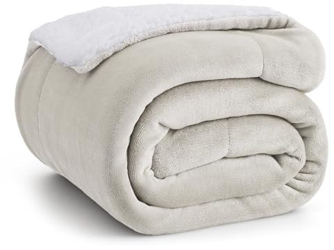 BEDSURE Petite couverture polaire en sherpa, 130 x 150 cm, douillette et chaude, pour le canapé/le salon (beige)