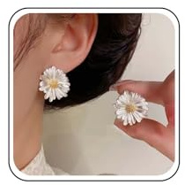 Inateannal Boucles d'oreilles à tige en forme de marguerite blanche - En métal - Style vintage - Petit tournesol - Bijoux minimalistes pour femme