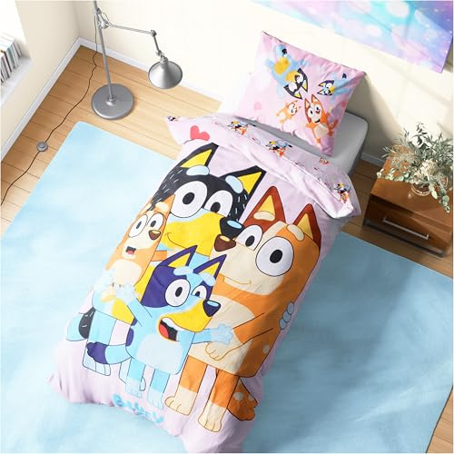 Bluey Parure de Lit Enfant et Ado, Simple Linge de Lit 135x200cm, Réversible Housse de Couette et Taie Oreiller, Accessoires Decoration Chambre Gracon Filles, Cadeau Enfant (Multi Bluey, Simple)