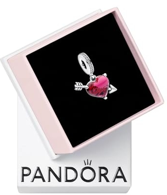 PANDORA Ciondolo Moments a forma di cuore e freccia in argento Sterling con zirconia cubica trasparente e vetro di Murano rosso