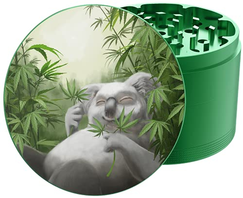 GRINDNATION Premium Design Grinder Crusher 'KOALA' | Green | ø 63mm groß | messerscharfes Mahlwerk | Starker Magnet | 4-teilig | Set inkl. Beutel, Schaber & Pinsel