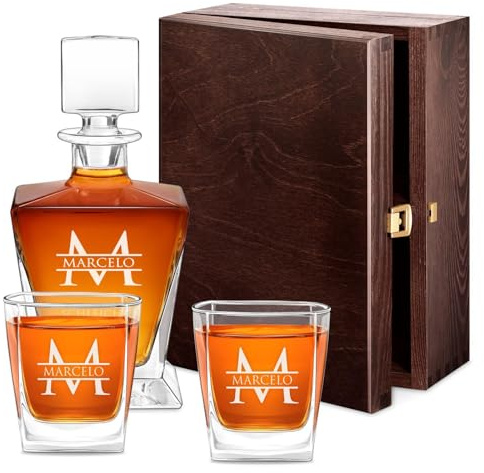 Maverton Whisky Karaffe 800 ml + 2/4 / 6er Whisky Gläser Set mit Gravur - Glas Karaffe mit Gläsern - personalisiertes Whiskey Decanter Set für Männer - für Whiskygenießer - Initiale