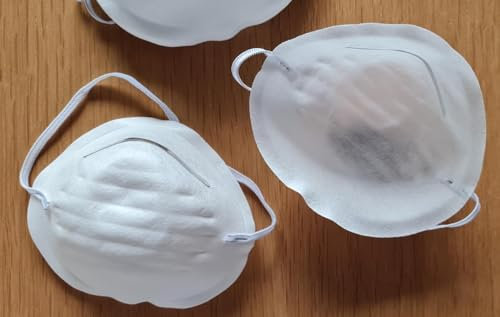 20 Approved Dust (Nuisance) Masks, disposable moulded face mask/respirator for use while Cleaning, carrying out DIY and more. Pack of 20 individual masks.