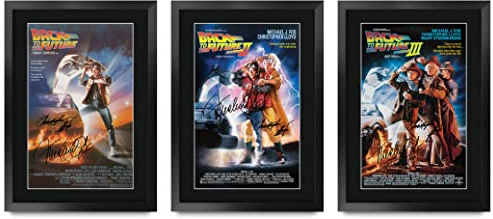 HWC Trading A3 FR Zurück in die Zukunft Complete Collection Movie Poster Cast Signed Geschenk gerahmt Printed Autogramm Christopher Lloyd Michael J Fox-Geschenke Fotobildanzeige drucken