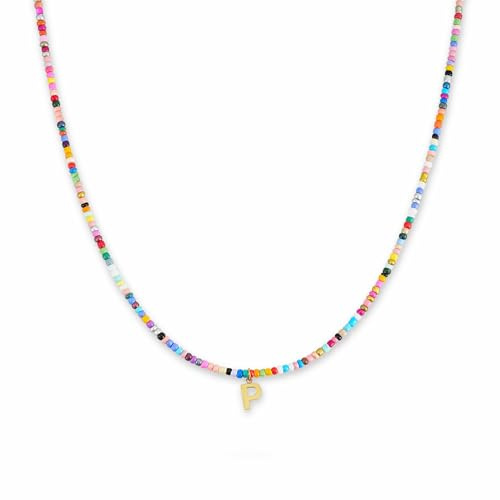 Färgglad pärlhalsband dam | Vattentåligt halsband med bokstaven P | Initialberlock i 18K guldpläterat rostfritt stål | Hudvänligt och justerbart halsband (40–45 cm)