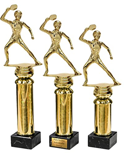 eberin · Tischtennis Pokal mit Wunschtext · Tischtennisspielerin beim Aufschlag auf Goldsäule/Marmor · TT Pokal in 3 Größen erhältlich ·