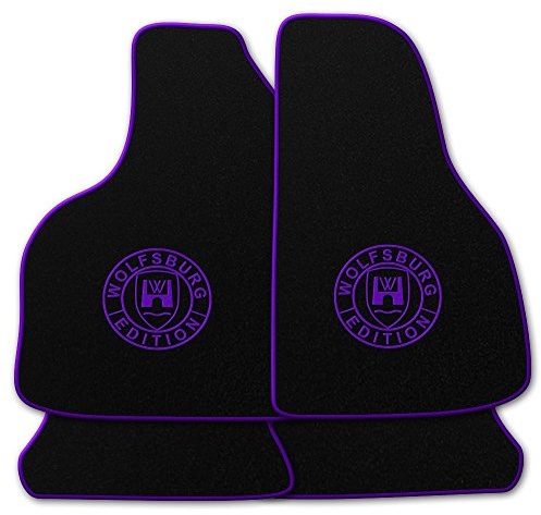 AUTOTEPPICH-Stylers Velours Schwarze Fußmatten passend für VW Golf 4 mit Logo Wolfsburg Edition WOB und Rand in violett