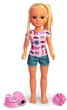 Nancy - Bambola con Lunghi Capelli biondi con Scarpe con Le rotelle per Fare Una Passeggiata in Città, con Un Look alla Moda e Accessori Chic, per Bambine/I dai 3 Anni, Multicolore, Taglia Unica