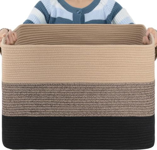 Wäschekorb geflochten aus Baumwolle (55x43x30,5cm) - Handgefertigter Wäschesammler mit Griff - Weiß & Braun - Formstabiler Aufbewahrungskorb für Wäsche, Spielzeug & Mehr (Schwarze Karte)