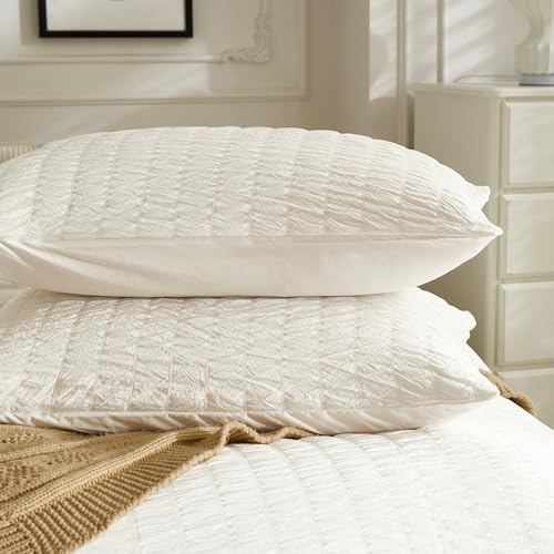 JELLYMONI Microfiber Pillow Case 2-Pack, Standard Size White Seersucker Textured Pillow Covers, Breathable Wrinkle-Free Pillow Shams with Envelope Closure (Pillows Not Included)