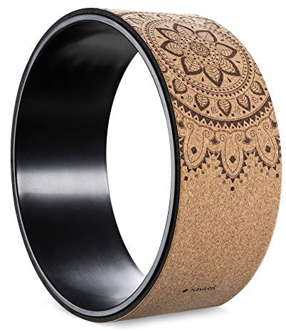 Navaris Yoga-Rad – Yoga-Rad aus Kork Ø 33 cm für Dehnungstraining Haltung Fitness Pilates – Sportzubehör für jedes Niveau