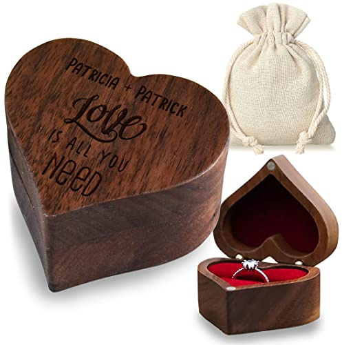 Herz Ringkissen Box aus Holz mit personalisierter Wunschgravur - Motiv: Love is all you need - rote Einlage - mit Stoffbeutel - Schmuck-Etui - Geschenkidee Jahrestag - Brautpaar, Paar - romantik