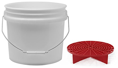 Detailmate® Set: 1x US Car Wash Bucket 5 Gallon (19L), 1x Wash Bucket 3.5 Gallon (12.5L) & 1x Grit Guard Insert in Blue, Grit Guard Bucket Insert Red, Wash Bucket 3.5 Gallon (12.5L) Transparent