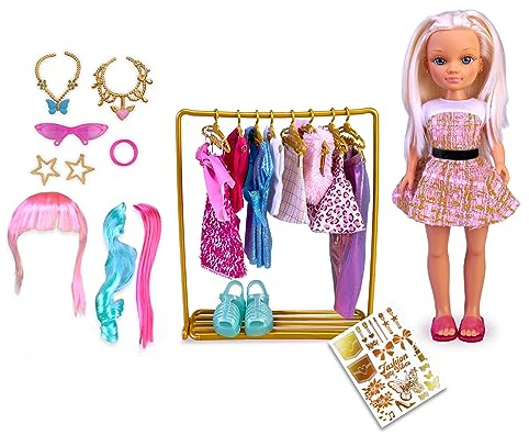 Nancy - Vestidor de Looks, Armario para muñeca glamuroso, 8 Prendas de Ropa y 8 Accesorios, Zapatos de Juguete, Set de Pegatinas para Personalizar, niños y niñas Desde 3 años, Famosa (NAC48000)