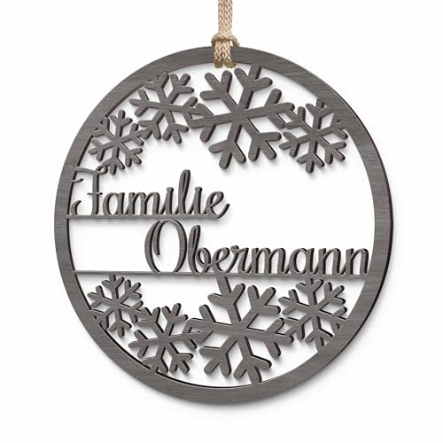 CHRISCK design Deko Holz Türkranz Weihnachten - weihnachtliche Dekoration für die Haustür oder Wohnungstür | Weihnachtsdesign Türschild mit eigenem Namen - Größe 24x24 cm