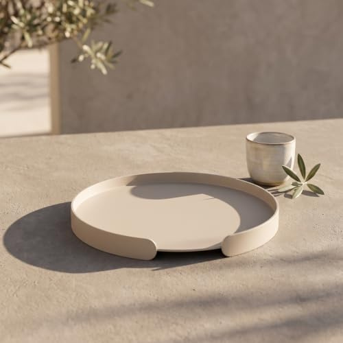 Rundes Serviertablett Ø 30 cm aus Aluminium, pulverbeschichtet & wetterfest – kompakt mit umlaufender Reling, für Küche, Wohnzimmer, Balkon & Terrasse – Milo (Champagne Beige)