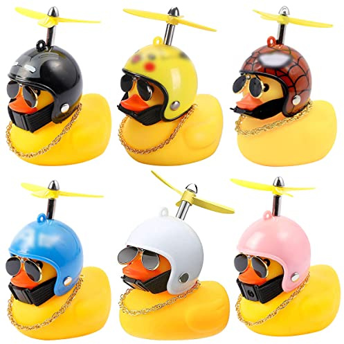 Jouet de Canard Jaune en Caoutchouc Ornements de Voiture Canard Jaune Décorations de Tableau de Bord de Voiture avec Casque d'Hélice lunettes de soleil chaîne Meilleur Cadeau pour Enfants et Adultes