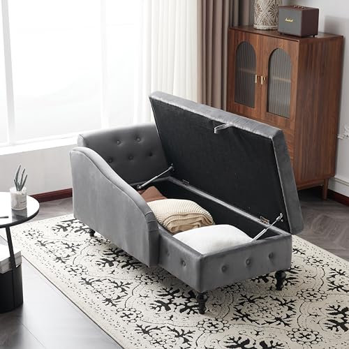 Modernes Samt-Chaiselongue-Sofa mit rechter Armlehne, Stauraum und Nagelkopfbesatz, graue Farbe, bequeme Lounge-Couch für den Innenbereich, mit Kissen