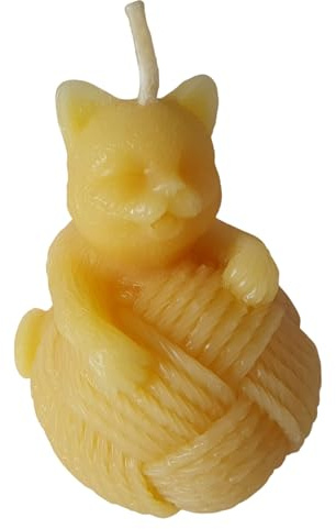 Bienenwachskerze Katzenkerze mit Wollknäuel 7 cm Katzenfan Spiel — handgegossene Spielszene Wickel-Textur, Made in Germany