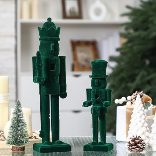 Quzzil 2 x weihnachtliche Nussknacker-Ornamente, dunkelgrün, Holz + Samt | Neutrale Nussknacker-Figuren, Weihnachtsdekoration, Soldat, festliches Sammlerstück, Geschenk, für Tisch, Kamin, Regal