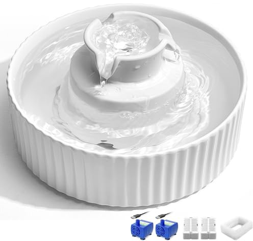 Fuente para gatos de cerámica, 360, 2,1 L, fuente de agua para gatos, cerámica, cuenco para gatos y perros, con filtro de repuesto y bomba inteligente de espuma, color blanco, 2 filtros, 2 bombas